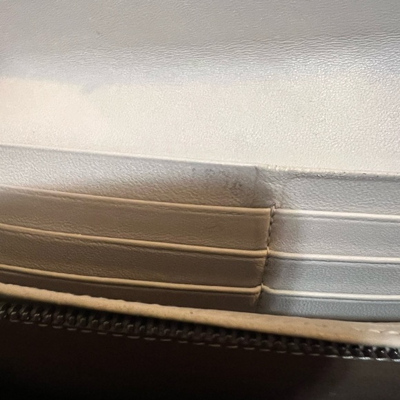 Bottega Veneta Intrecciato White and Black Wallet - Picture 6 of 16